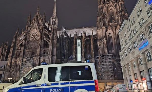 Знаменитый кафедральный собор Германии закрыли для туристов из-за угрозы теракта
