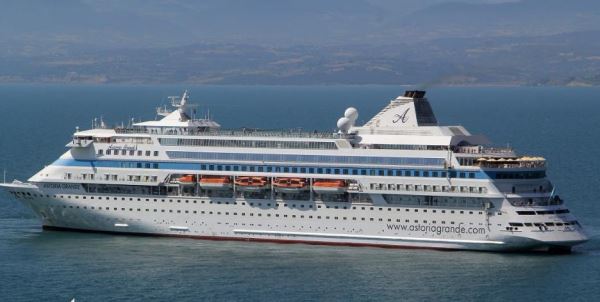 Круизный лайнер высадил в Турции 1082 российских туриста